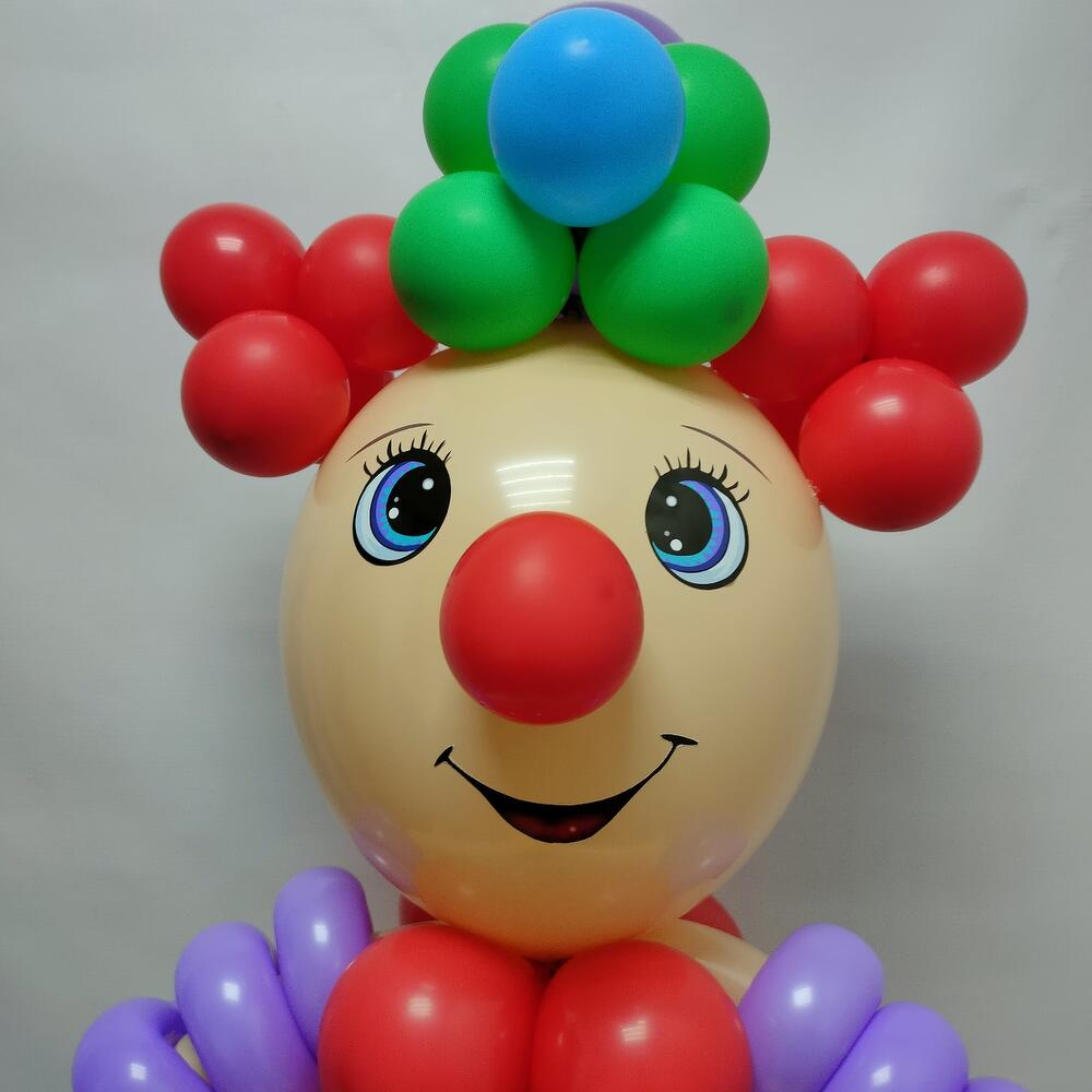 Фигура клоуна из шаров